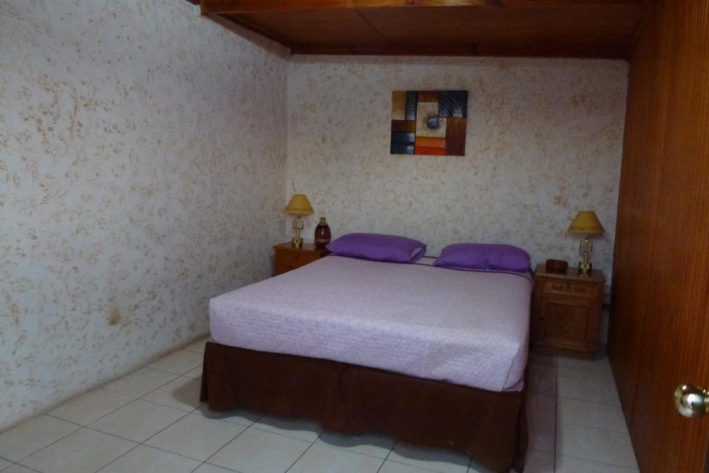 Hostel El Toconar ซานเปโดร เด อาตากามา ภายนอก รูปภาพ
